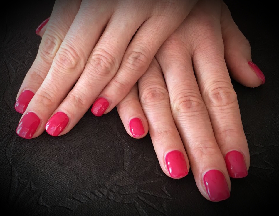 Maniküre mit Gel 25